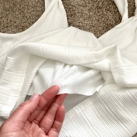SUMMER CLOSEOUT ☀️ \H&M\• White Crop Tank - Picture 12 of 13